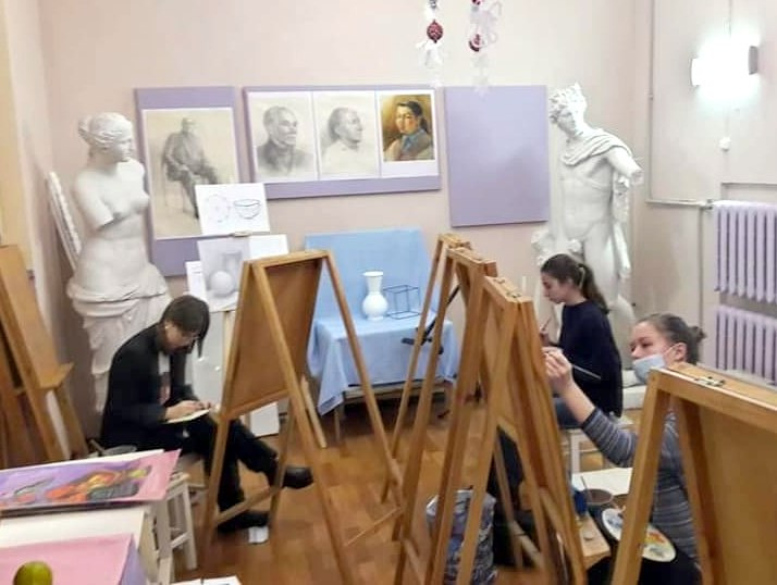 Маріупольська художня школа відновила заняття у Львові