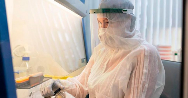 Почему «Омикрон» опаснее других штаммов коронавируса, и как украинцам защититься от него