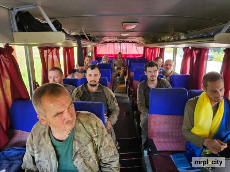 Знову вдома: з російського полону повернулися ще 22 українських захисника
