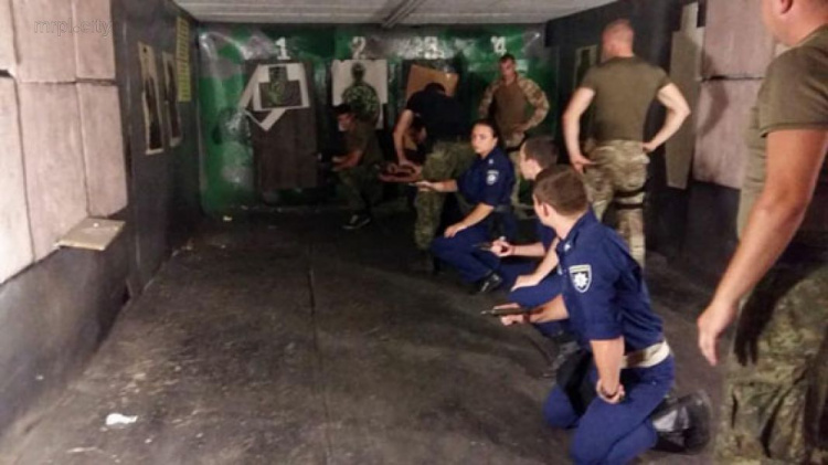 У мариупольских полицейских появились собственные инструкторы по огневой подготовке (ФОТО)