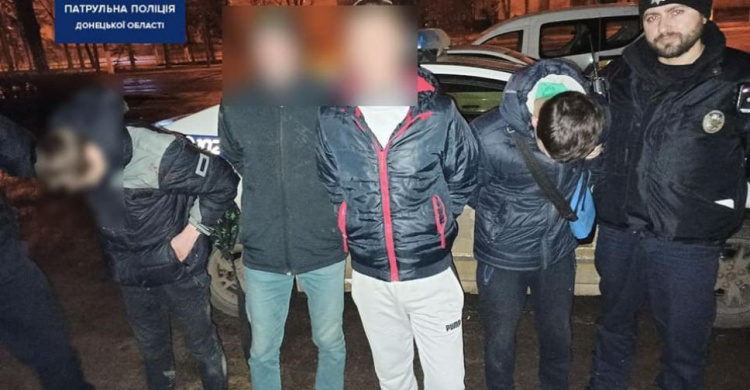 В Мариуполе группа неизвестных избила и ограбила мужчину (ФОТО)