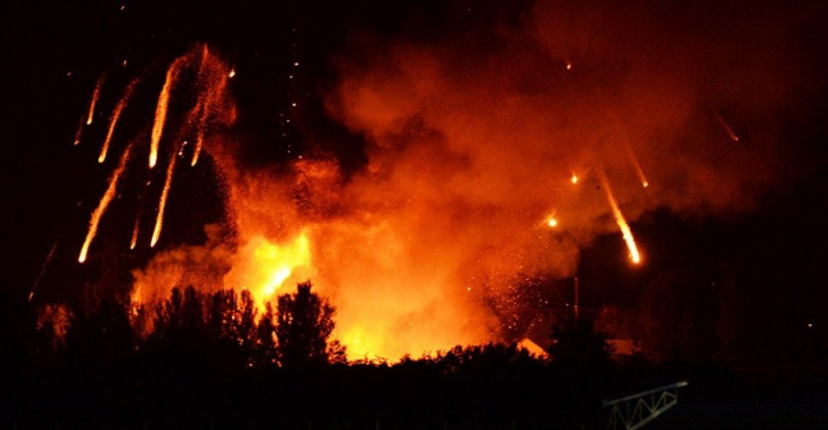 Мариуполь сотрясался от мощных взрывов, испугавших жителей
