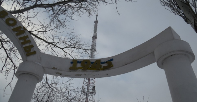 В Мариуполе вандалы надругались над памятью жертв Великой Отечественной войны (ФОТО)