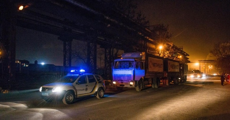 Мариупольские металлурги отправили в Авдеевку более 40 тонн гуманитарной помощи (ФОТО)