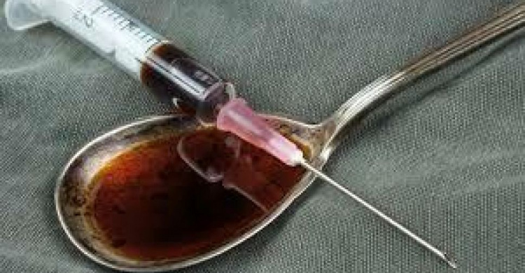 Мариупольчанке грозит 10 лет заключения за торговлю опием