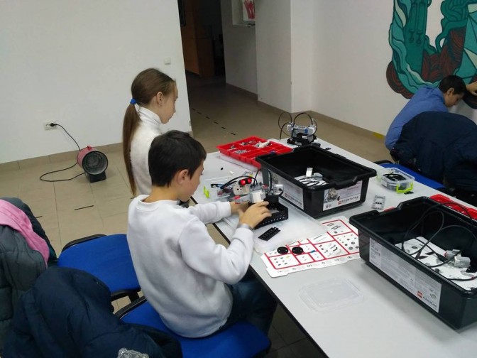 Для школьников Мариуполя откроют бесплатный «Робоклуб» (ФОТО)