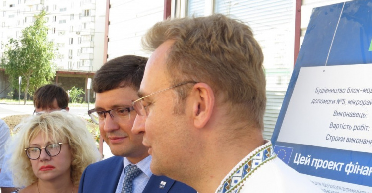 Мэр Мариуполя отказал мэру Львова в приобретении «золотых» трамваев (ФОТО)