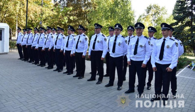 Мариупольцы будут знать в лицо самых лучших полицейских области (ФОТО+ВИДЕО)