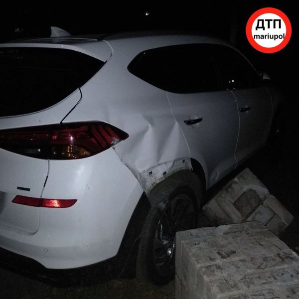 Jeep - колонна - Hyundai: в Мариуполе в аварии сработал принцип домино