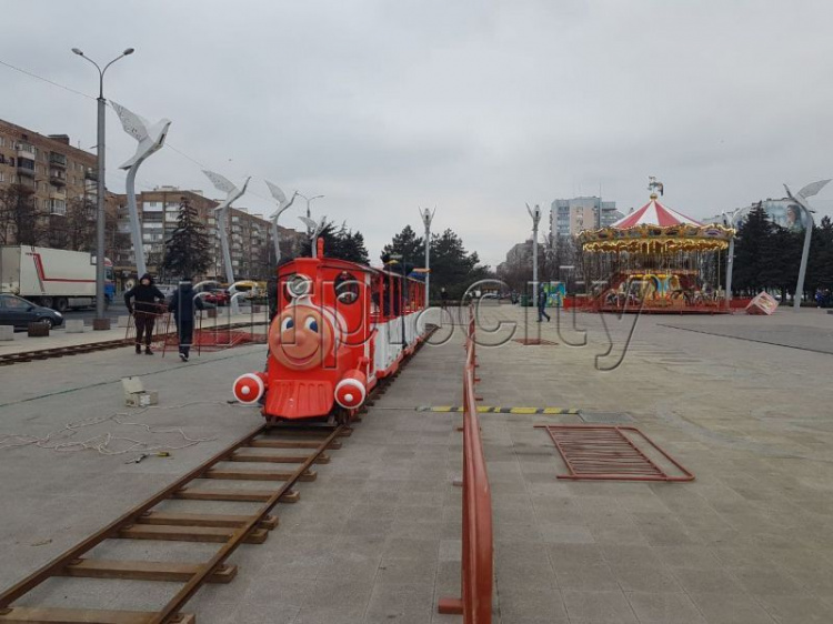 Мариупольцы смогут скатиться с шестиметровой горки в центре города