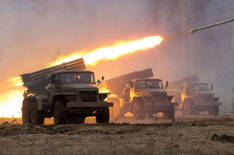 Интенсивные боевые действия на Донбассе продолжаются: есть потери убитыми и ранеными
