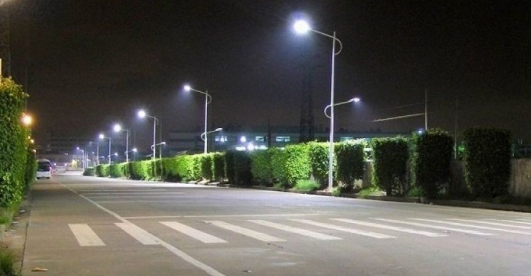 Город засияет: в Мариуполе модернизируют уличное освещение