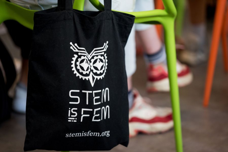 Участницам STEM is FEM рассказали, как женщинам добиться успехов в металлургии
