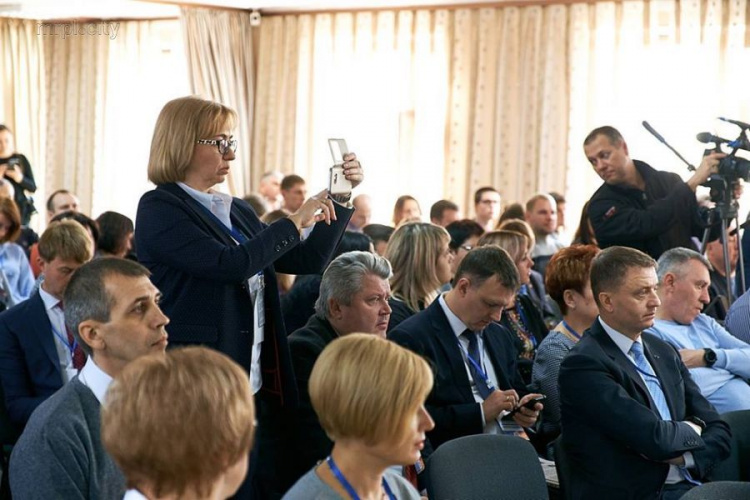 Наука, бизнес, инновации: в Донецкой области стартовал первый региональный форум (ФОТО)