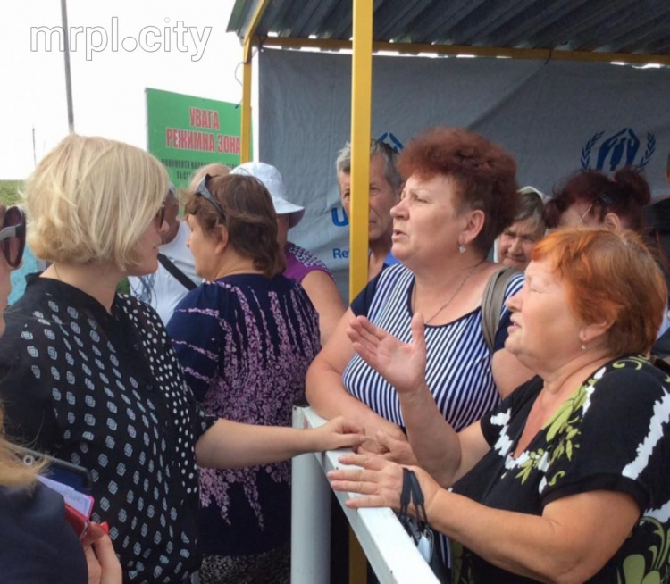 Статус беженца в России получили лишь 115 переселенцев Донбасса, - Геращенко