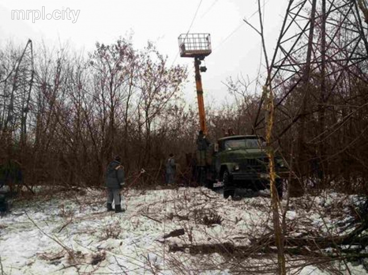 В Авдеевке утром вновь дали воду и начали восстанавливать разрушенные дома (ФОТО)