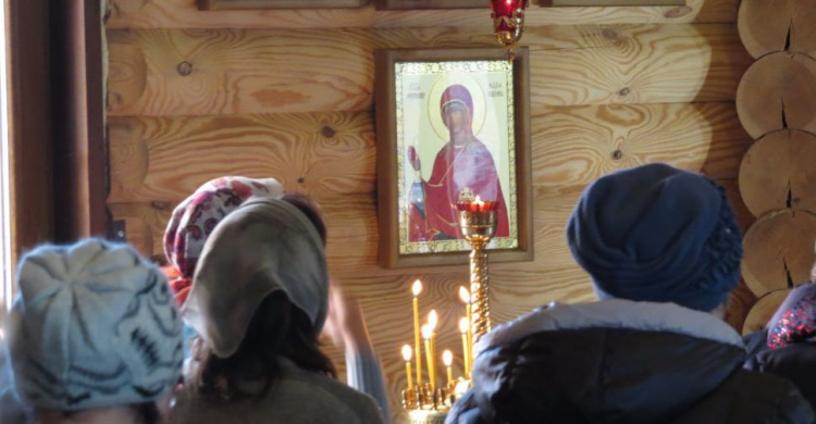 Православные христиане Мариуполя празднуют Рождество Христово