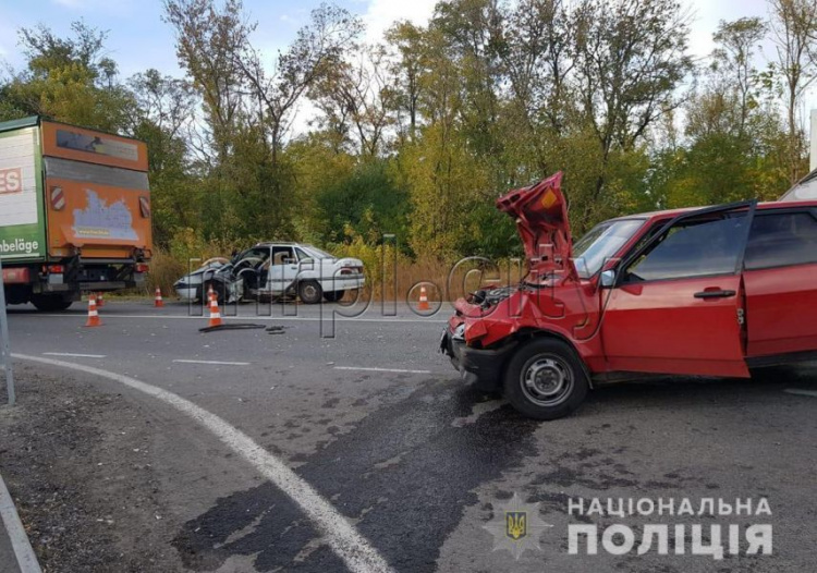 На трассе «Борисполь-Мариуполь» в ДТП погиб водитель, четверо человек пострадали