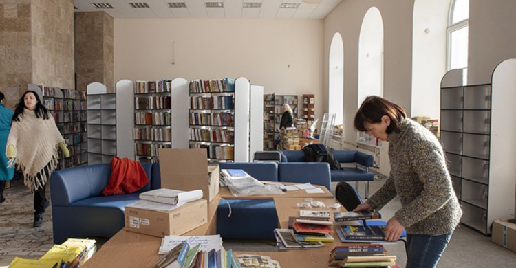 Библиотека им. Короленко в Мариуполе заработает с декабря по новому графику (ФОТО)