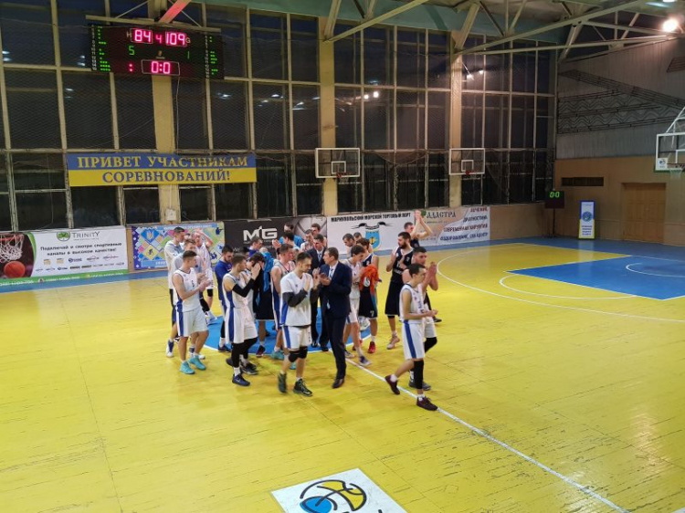 Мариупольские баскетболисты завершили поход за медалями на чемпионате Украины (ФОТО)