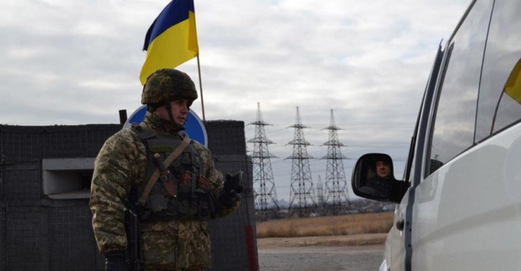 На Донбассе пограничник оскорбил женщину из-за ее прописки