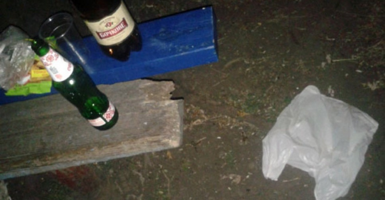 На Донбассе неизвестные забыли на скамейке пакет с боеприпасами