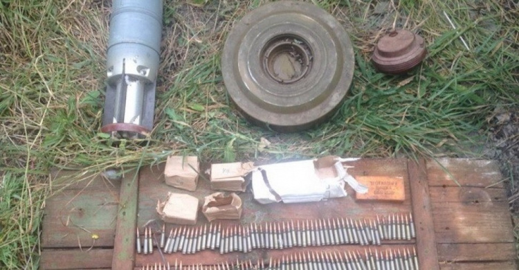 На Донбассе СБУ ликвидировала два тайника с боеприпасами
