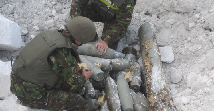 На Донбассе военные саперы «расчистили» 480 га минных полей