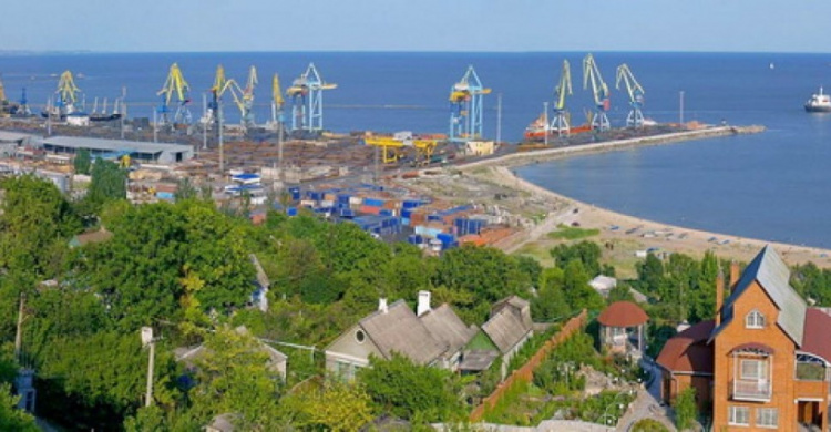 Находясь в условиях АТО, порт Мариуполя уплатил 658 млн гривен налогов
