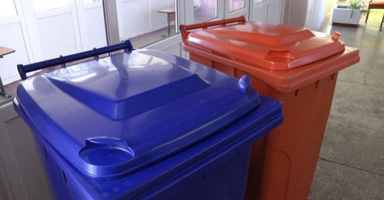 В Мариуполе набирает популярность движение по сортировке мусора (ФОТО)