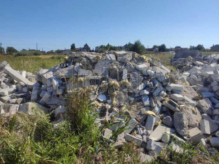 Возле природного заказника под Мариуполем разгорелся скандал из-за мусора