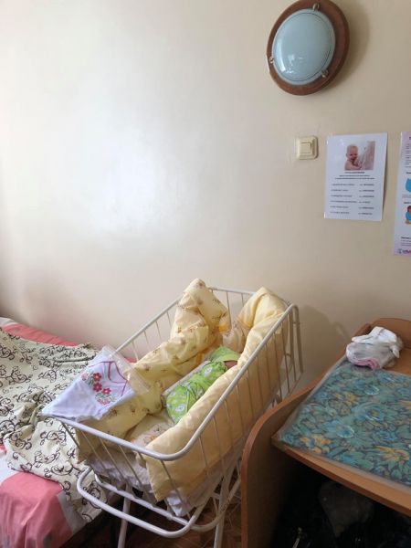 В Мариуполе новорожденные получили первые в своей жизни вышиванки (ФОТО)