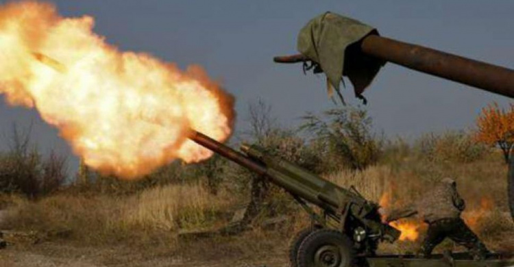 Сутки в Донбассе: боевики открыли огонь на участках разведения сил