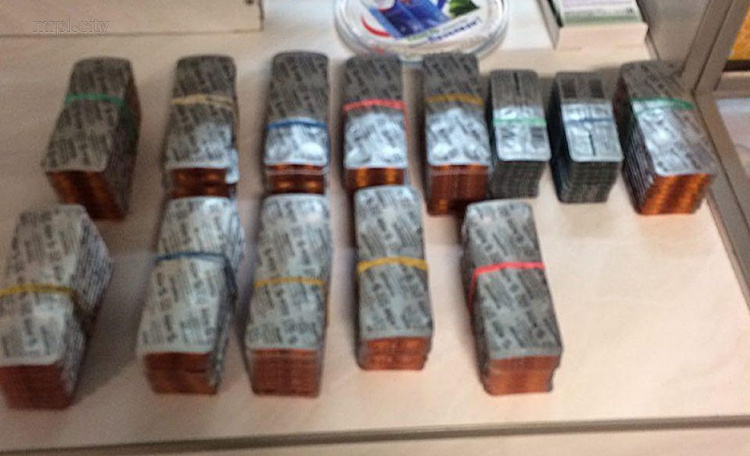 В мариупольской аптеке реализовали более 50 тысяч наркотических таблеток (ФОТО)