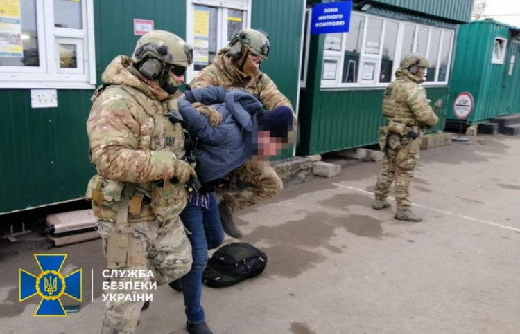 Искали шесть лет: СБ Украины задержала боевика (ФОТО+ВИДЕО)