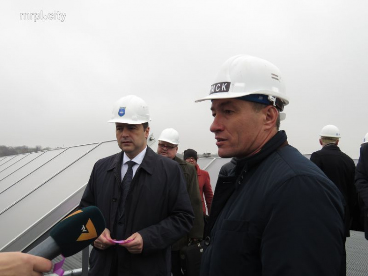 В Мариуполе открыли мощнейшую промышленную гелиосистему в Украине (ФОТО)