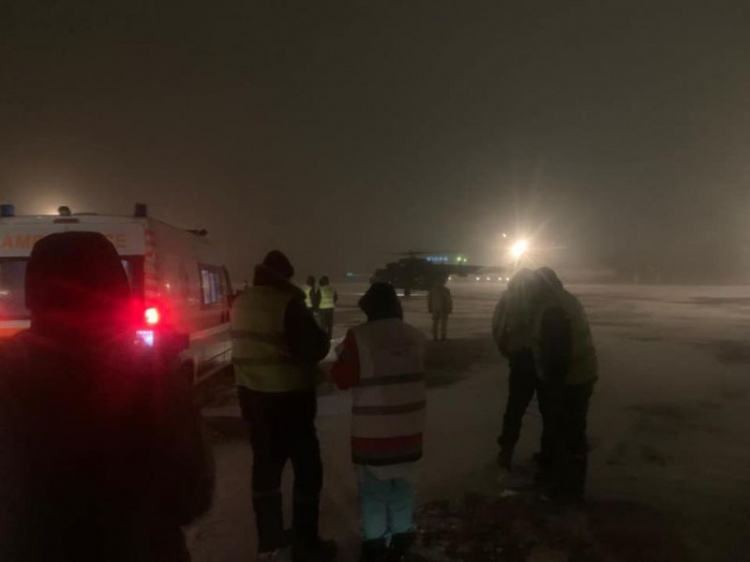 В Донбассе из окна выпал 4-х летний малыш: ребенка эвакуировали военным вертолетом (ФОТО)