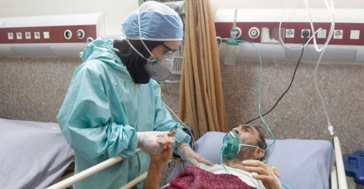 Более 1800 заболевших за сутки: в Украине новый антирекорд COVID-19