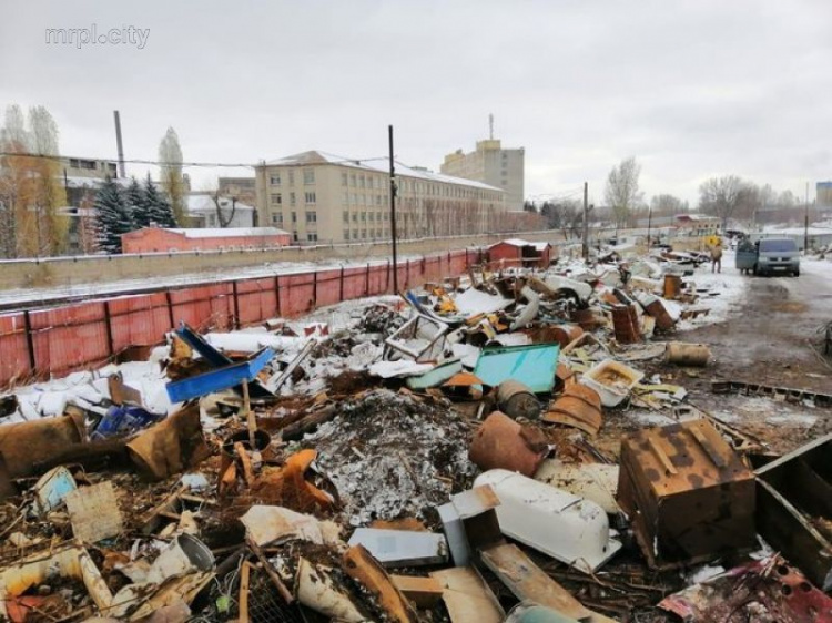 В Донецкой области в незаконный пункт приема металлолома сдали четыре снаряда (ФОТО)