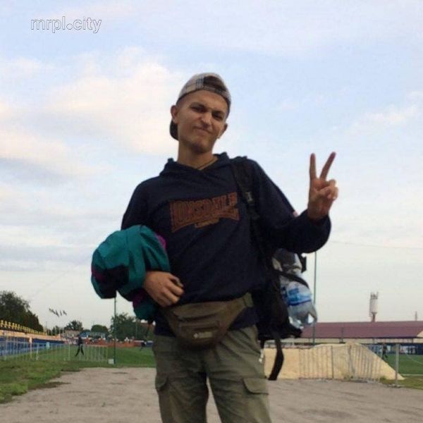 Мариуполь простится с 20-летним парамедиком, погибшем от пули снайпера (ФОТО)