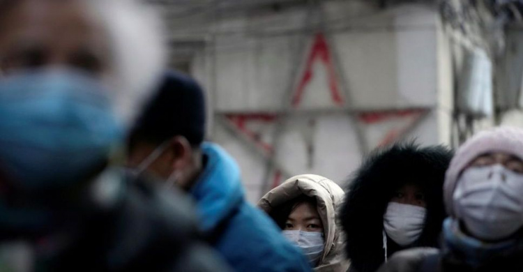 Число заразившихся коронавирусом в Китае превысило 70 тысяч человек