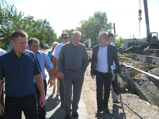 В Донецкой области начали ремонтировать взорванные мосты (ФОТО)