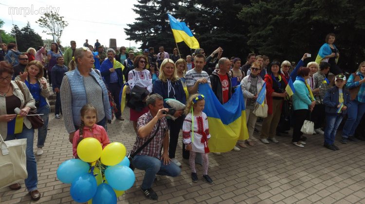 Мариупольцы с теплом встретили бойцов с передовой (ФОТО+ВИДЕО)