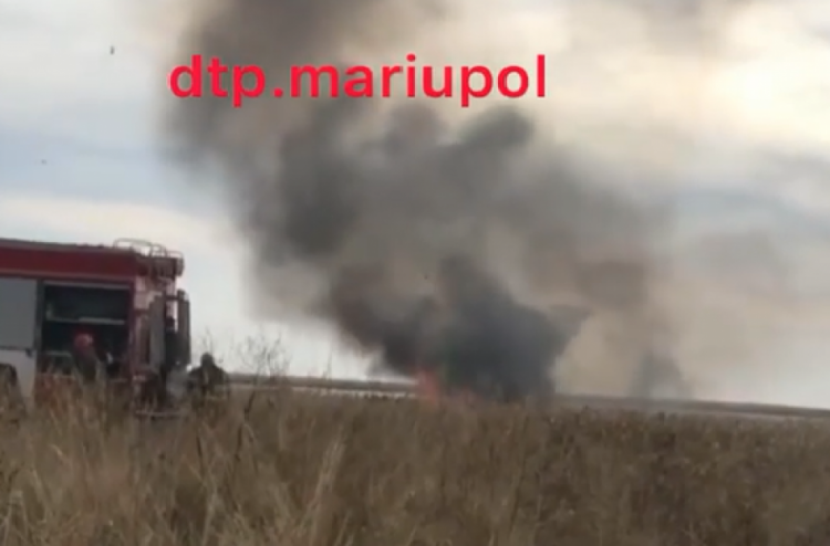 На мариупольском побережье в камышах горел автомобиль