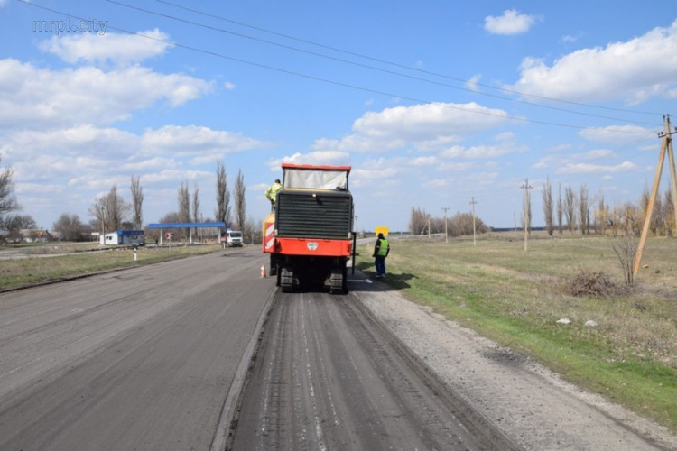 «Дорога жизни»: стартовал ремонт трассы Днепр - Мариуполь