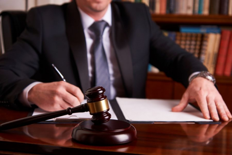 Как мариупольцам получить бесплатно услуги юристов и адвокатов