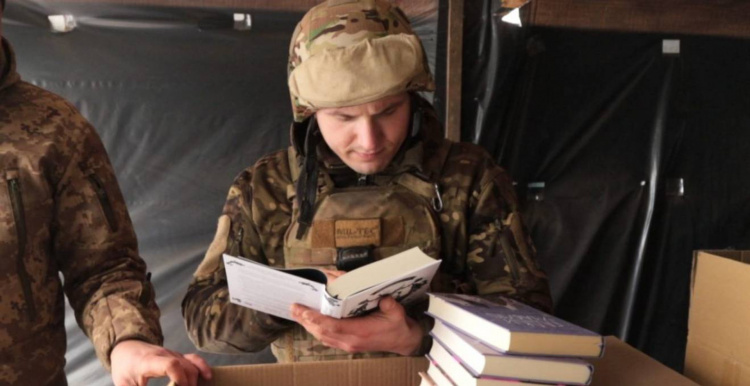 Військових та ветеранів з Донеччини запрошують подавати свої роботи на конкурс воєнної літератури “4.5.0.”