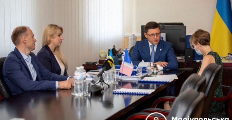 Вадим Бойченко обсудил вектор развития Мариуполя с первым секретарем посольства Франции в Украине