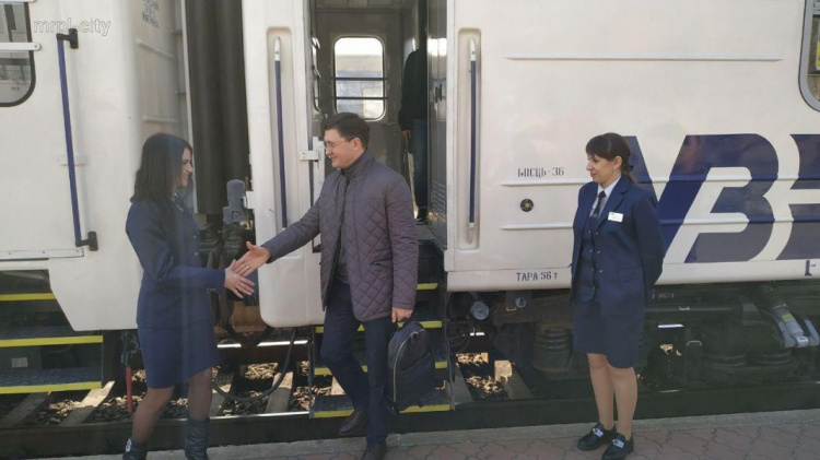 Новый ночной экспресс Киев - Мариуполь прибыл в город у моря, завершив первый рейс (ФОТО+ВИДЕО) 