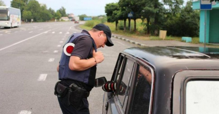 Мариупольские водители сегодня за нарушение ПДД станут платить значительно больше